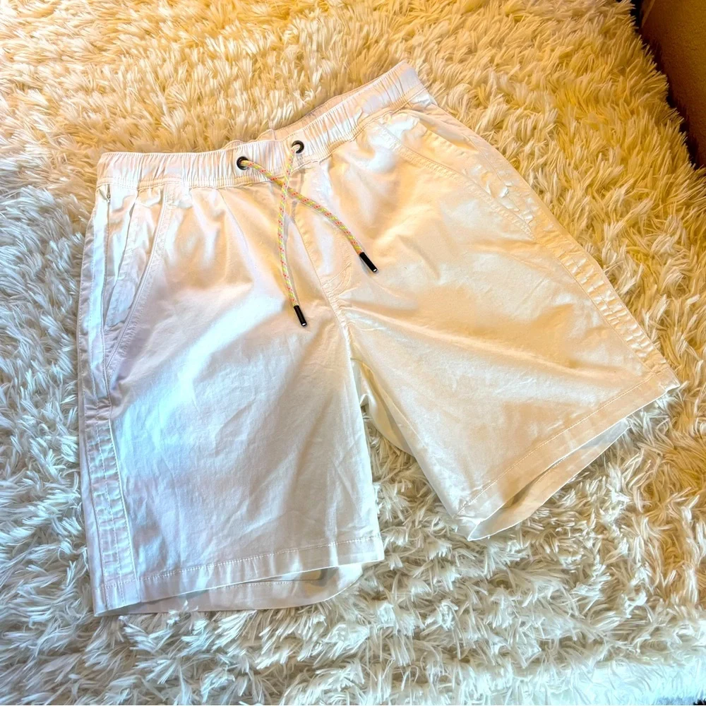 Union flat front elasticized waist white shorts size  small